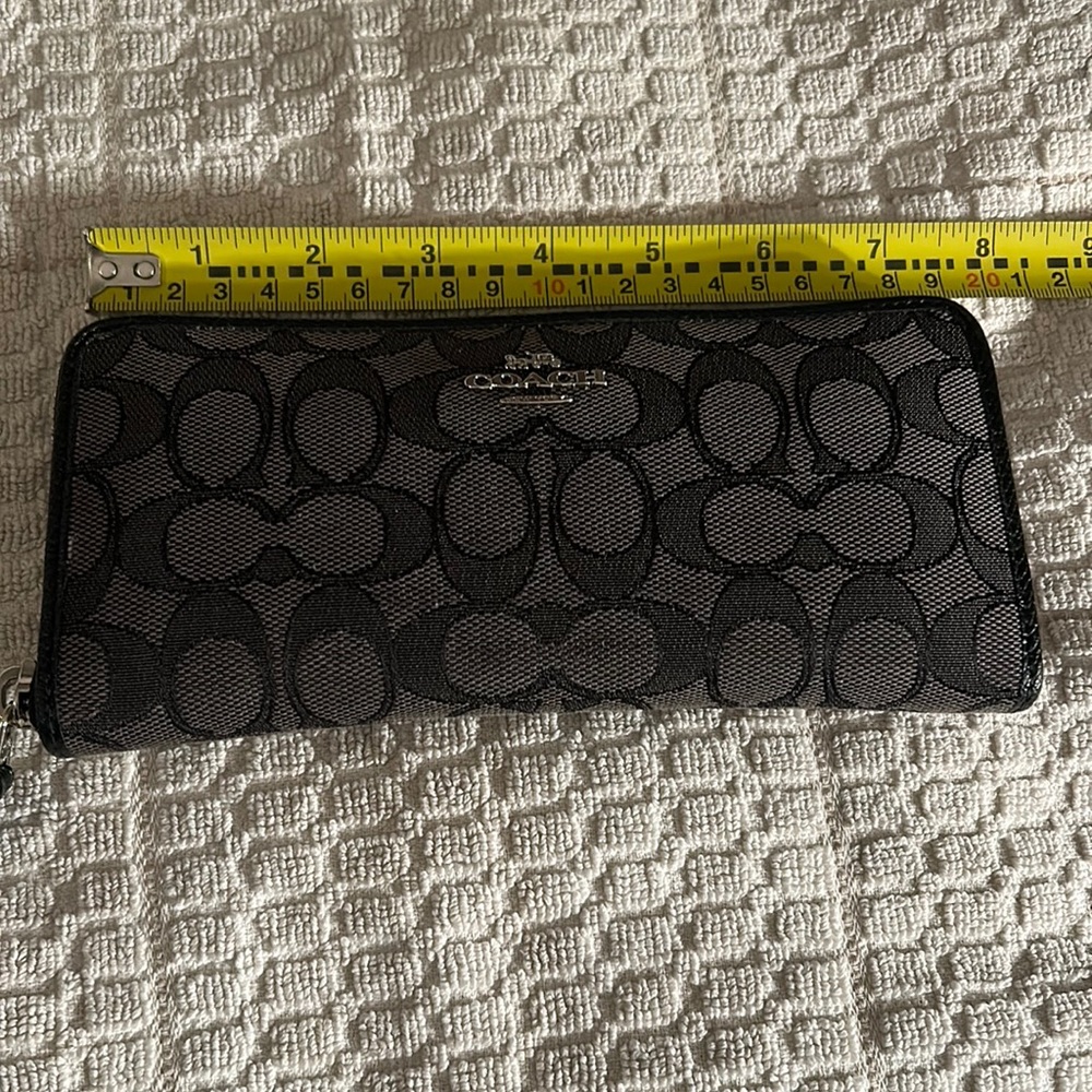 Coach zipper wallet - Picture 2 of 12